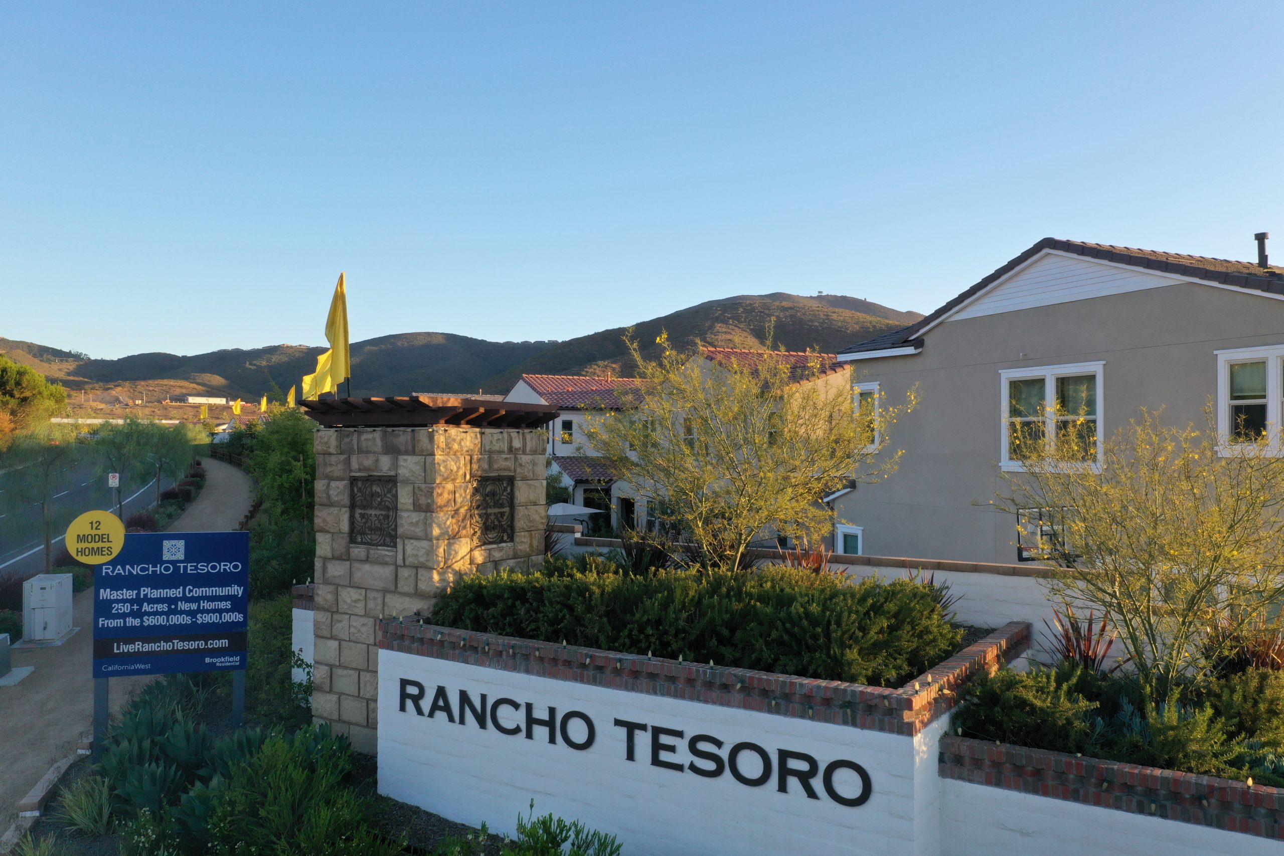 959 Slate Street Townhome exterior