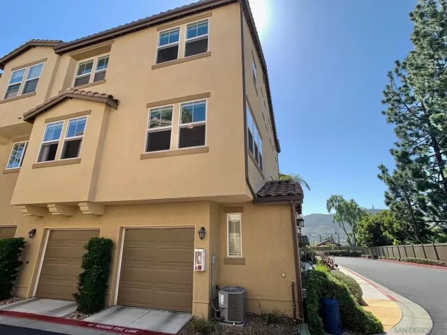 1669 Waterlily Way Condo Exterior
