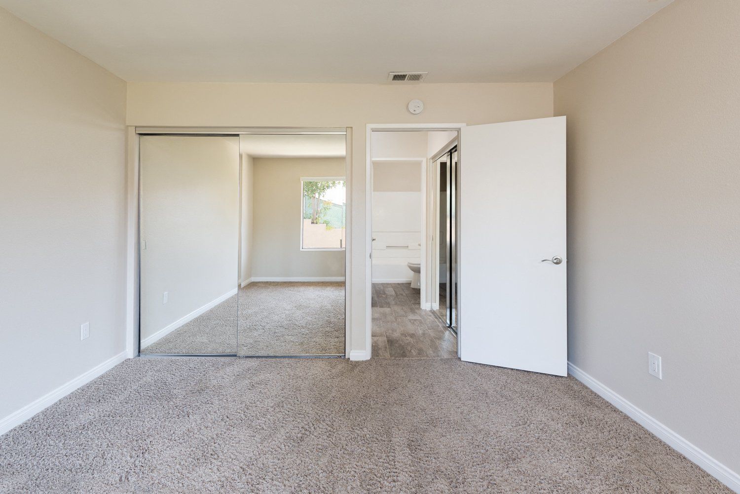 859 Viewpoint Drive Condo Amenities