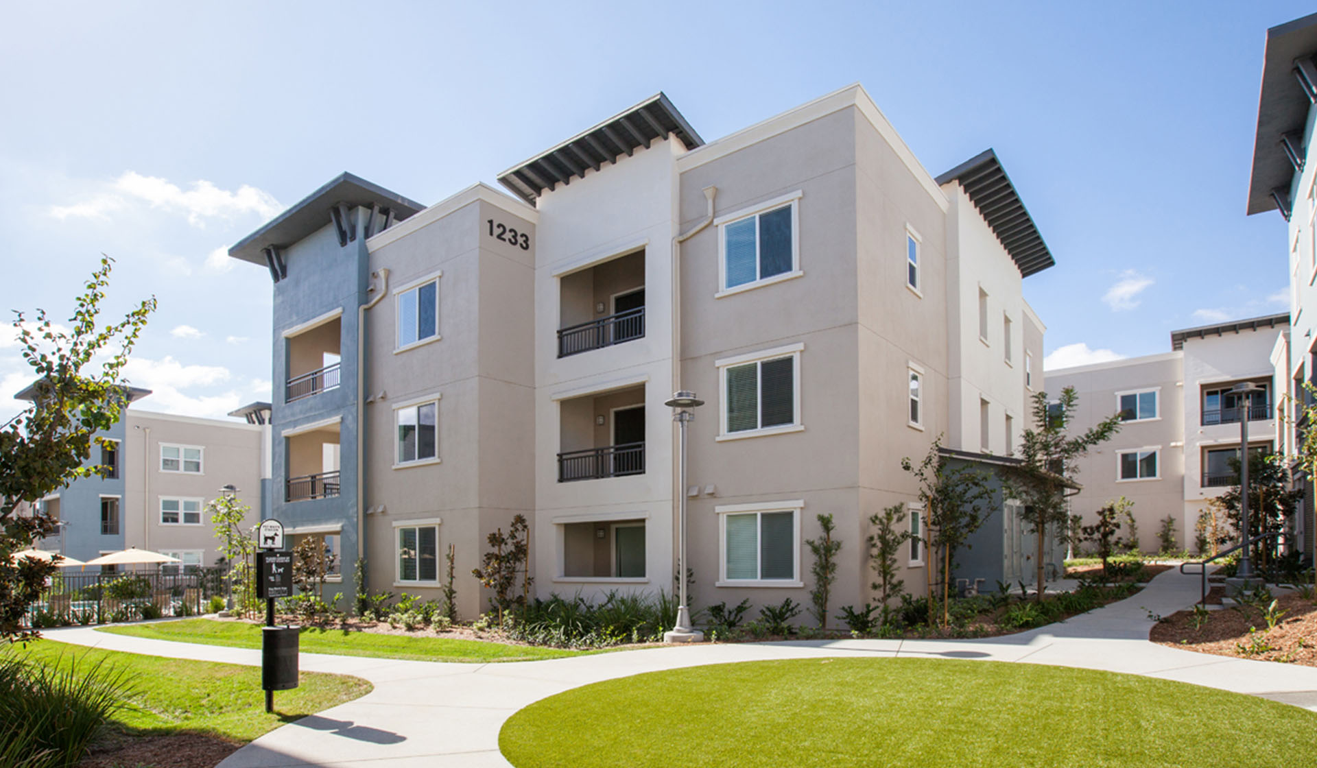 1221 Armorlite Drive Rental Amenities