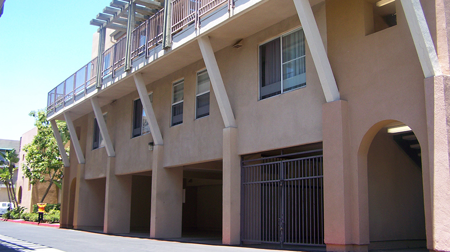 428 West Mission Road Rental exterior
