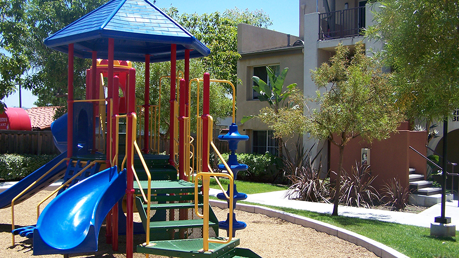 428 West Mission Road Rental Exterior