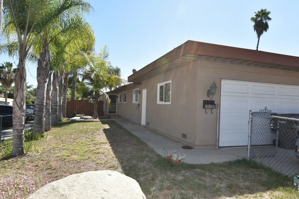 583 Charlotte Drive Townhome exterior