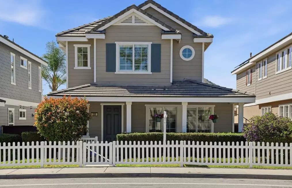 225 Vineyard Court Rental Exterior