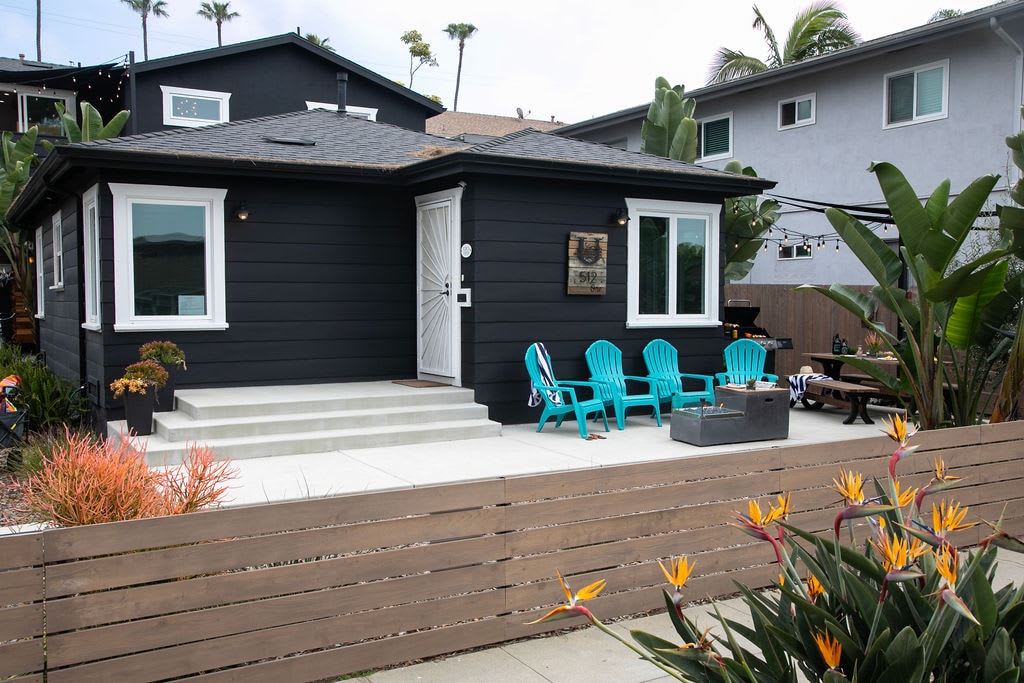 Costa Pointe Exterior