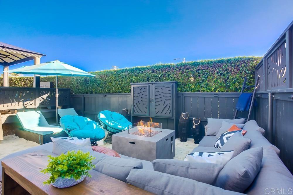 Leucadia Townhomes exterior