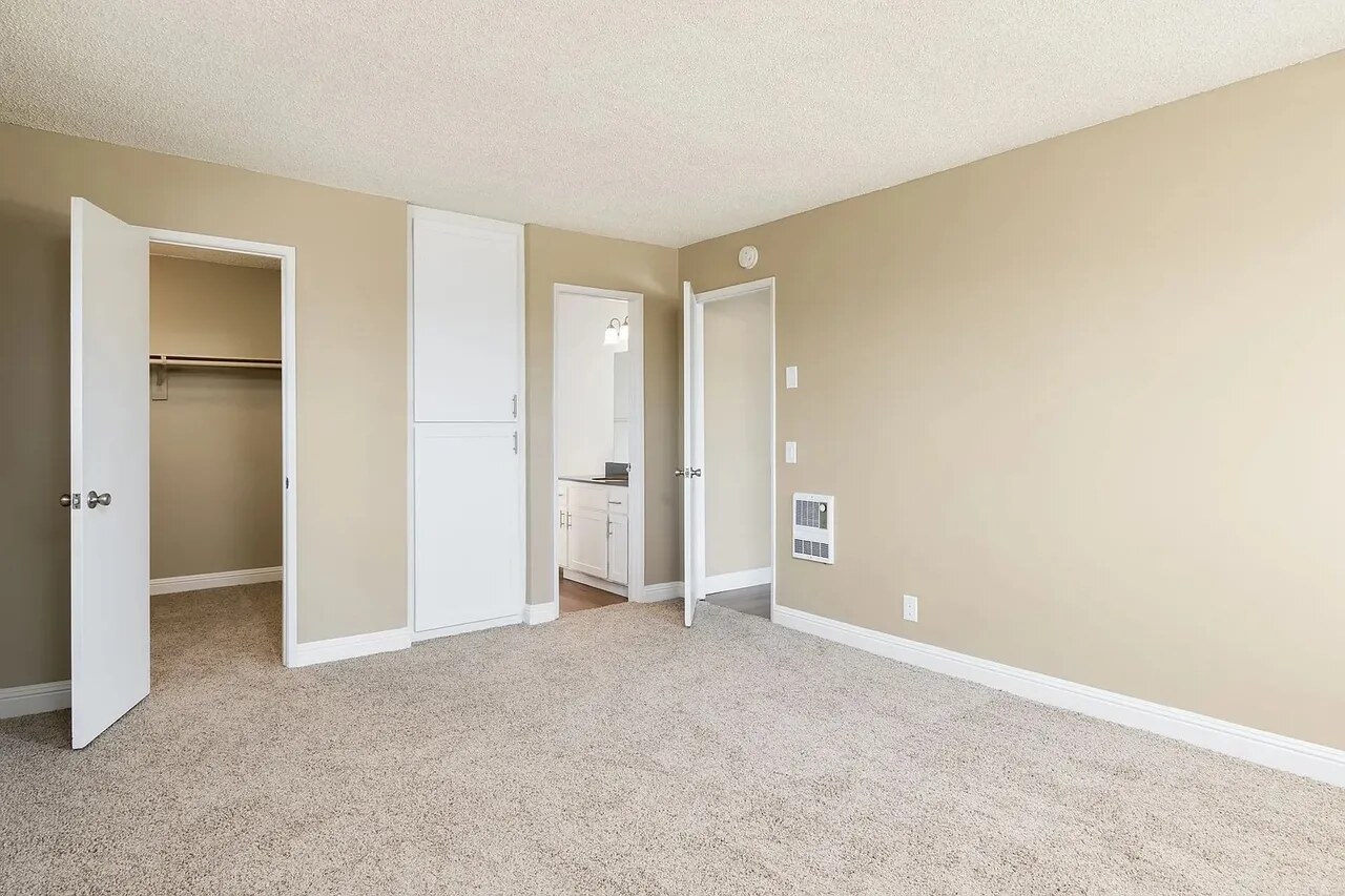 455 East Washington Apartments Amenities