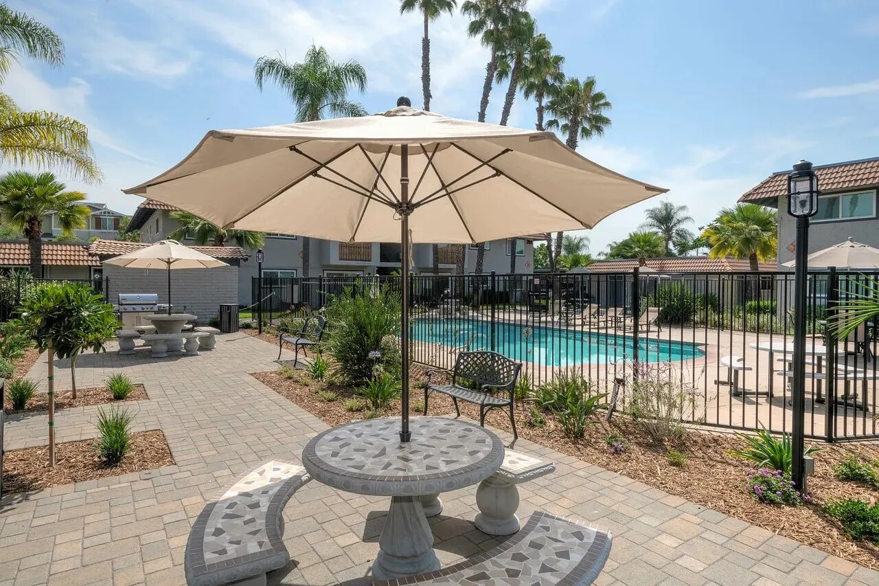 704 North Fig Apartments Amenities