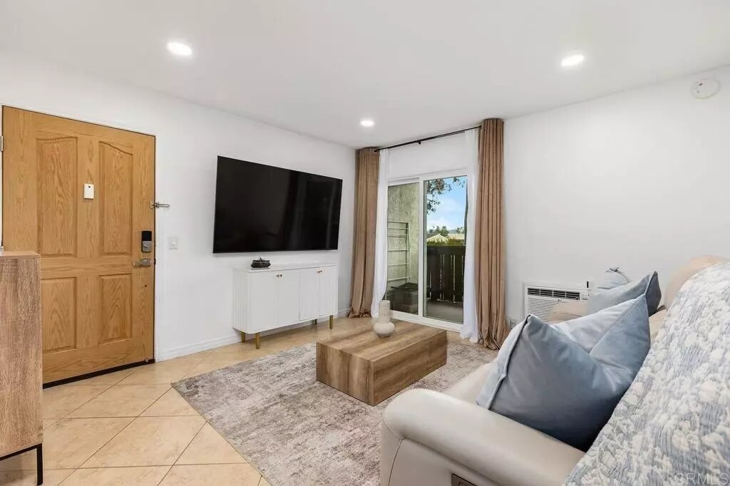 830 West Lincoln Apartments Amenities
