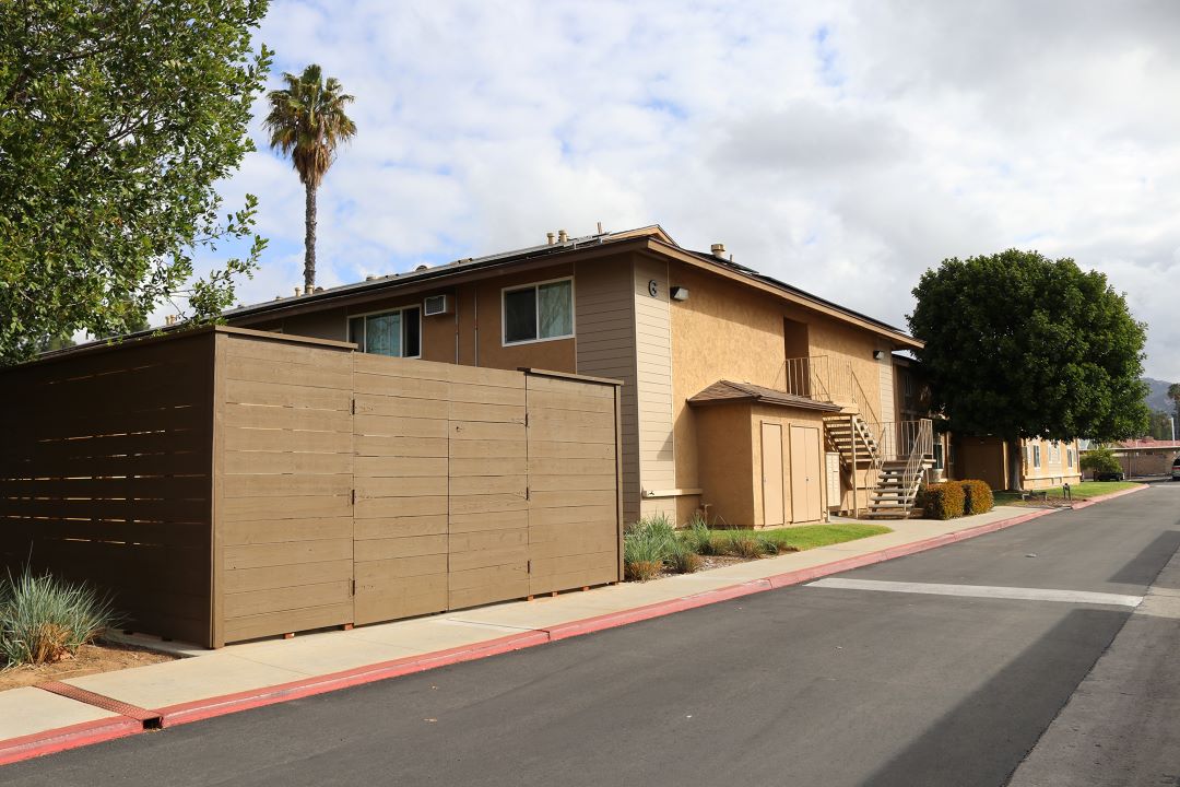 Escondido Gardens Apartments Exterior