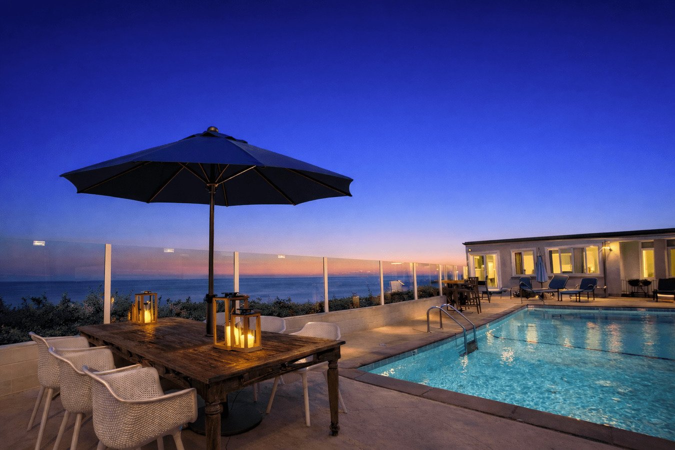 Pacific Crest Apartments Encinitas Exterior