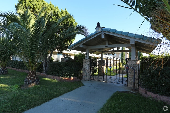Cedar Garden Apartment exterior