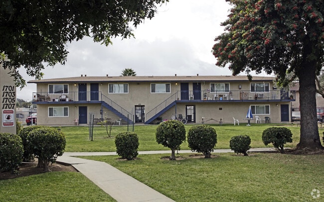 495 Aster Street Apartments exterior