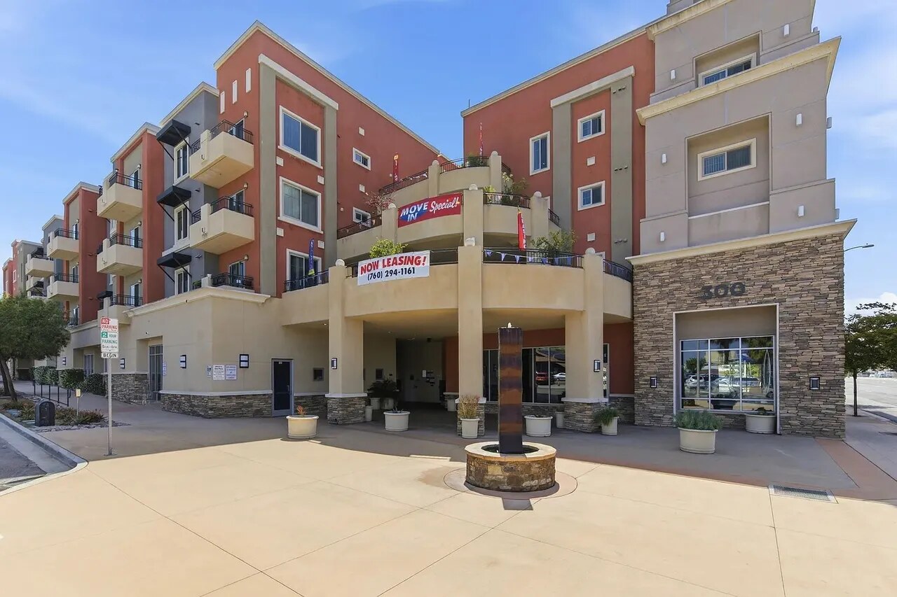 City Plaza Apartments exterior