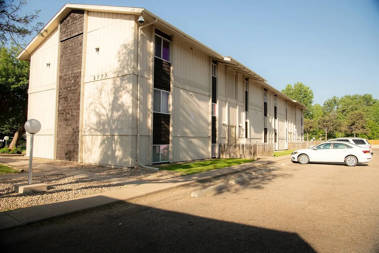Glenwood Court Village exterior