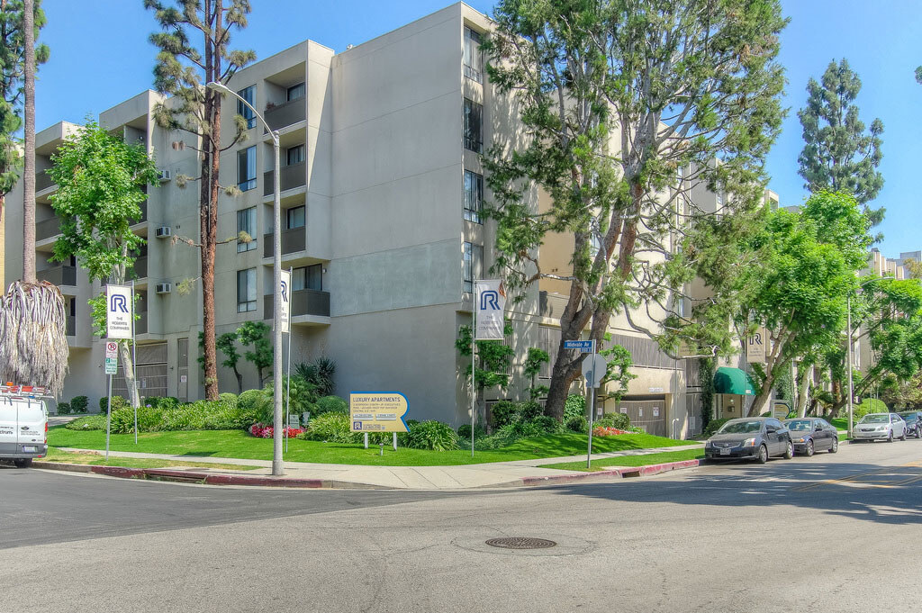 10933 Rochester Apartments exterior