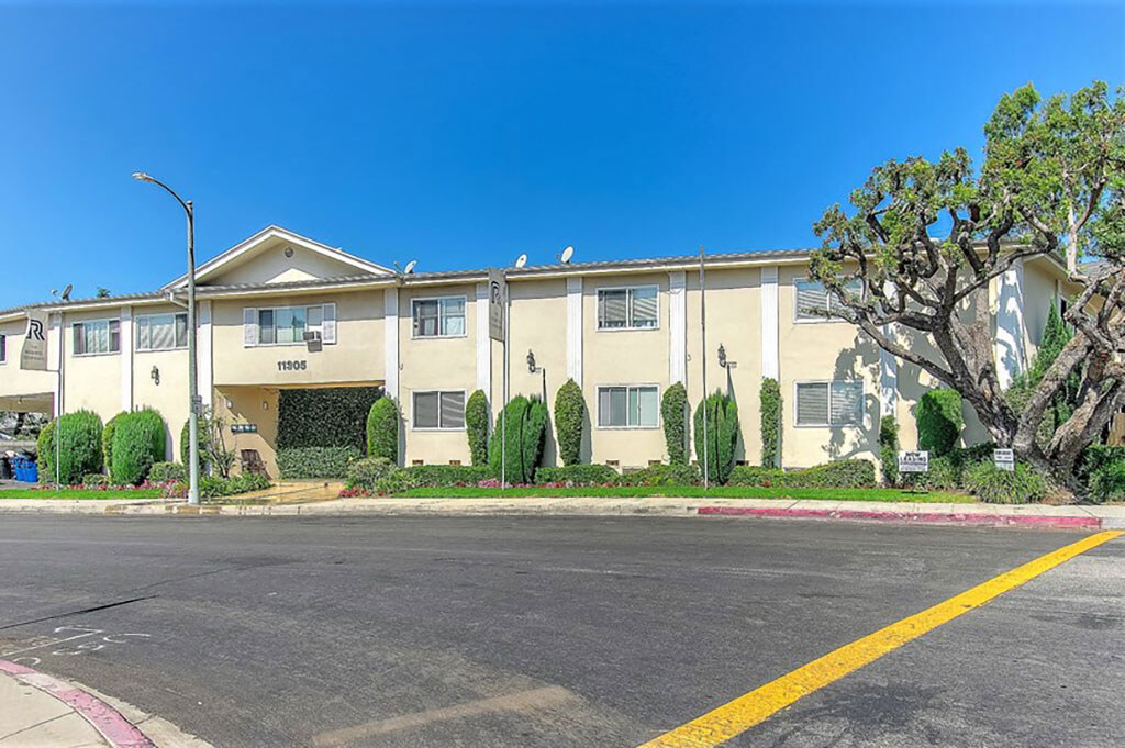 11305 Graham Apartments exterior