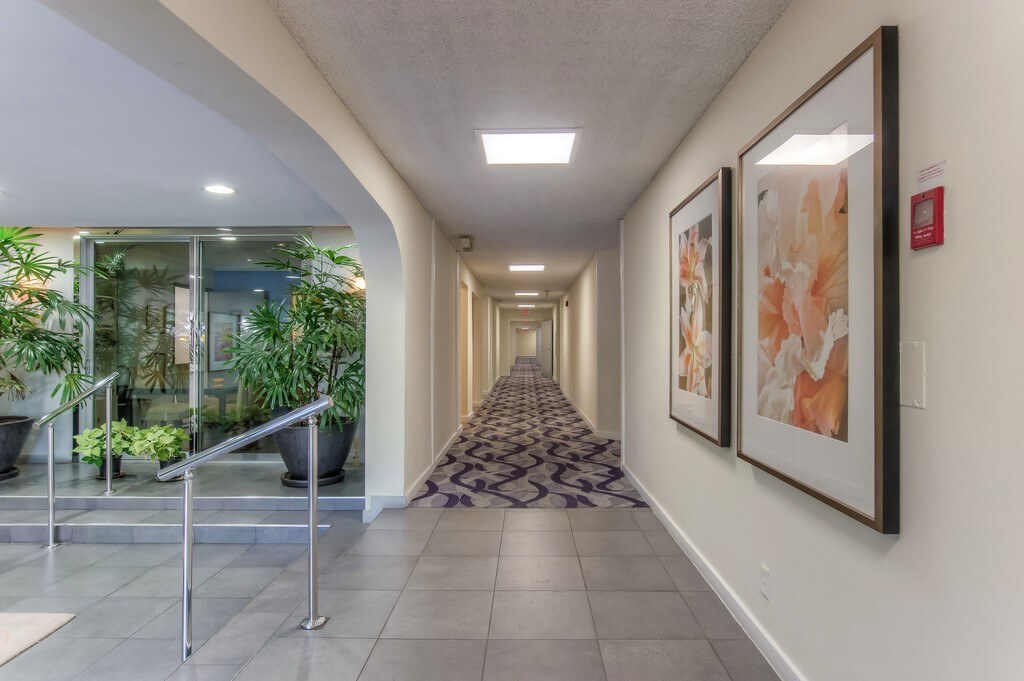 11730 Sunset Apartments Amenities