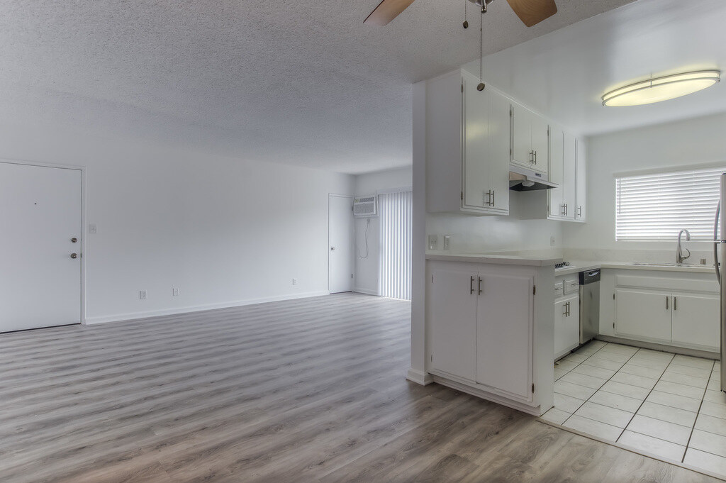 11815 Mayfield Apartments Amenities
