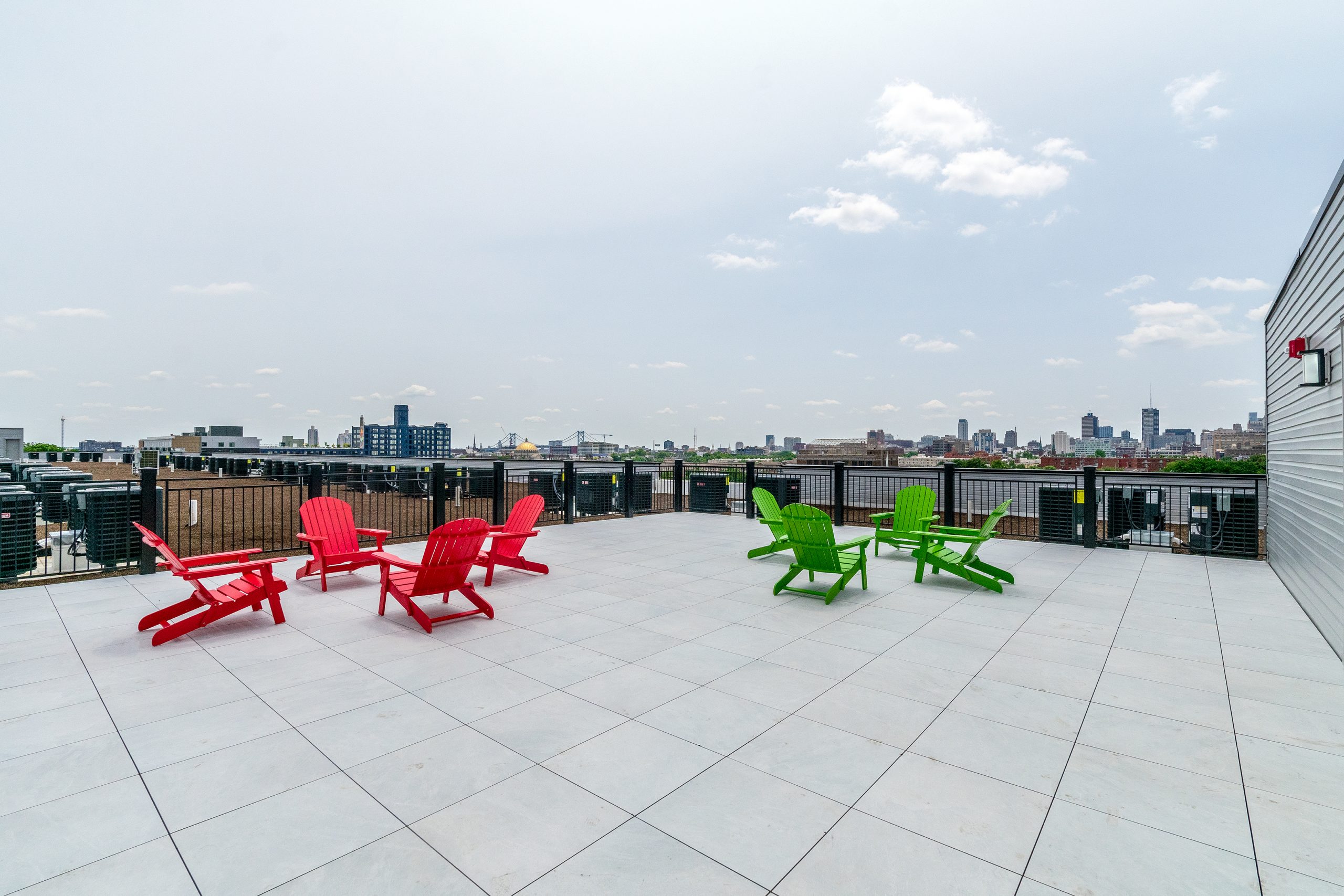 1201 W Girard Ave Amenities