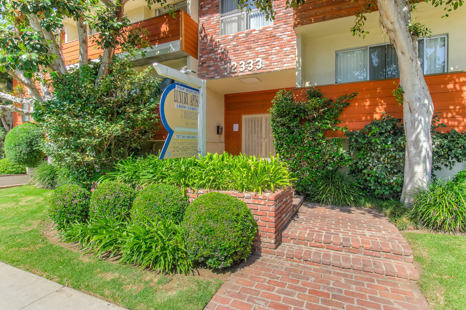 12333 Texas Apartments exterior