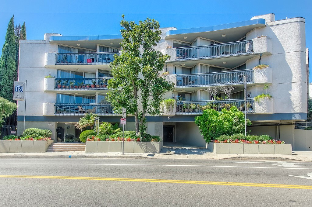 125 Barrington Apartments exterior