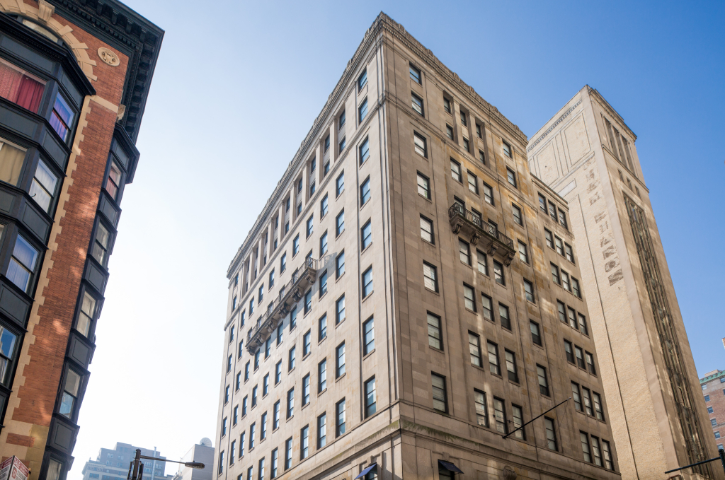 1300 Chestnut Street Amenities