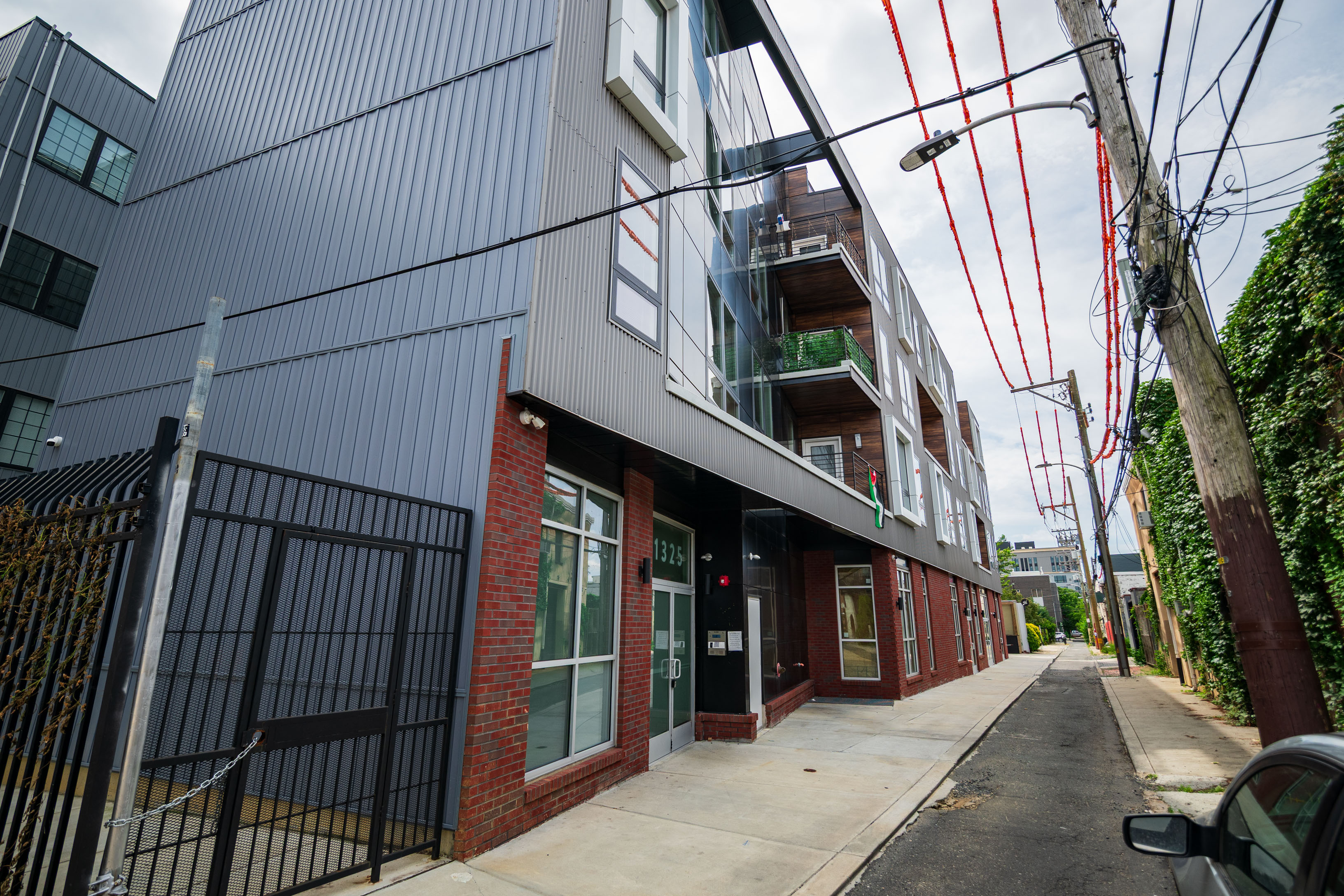 1325 N Lee Street Exterior