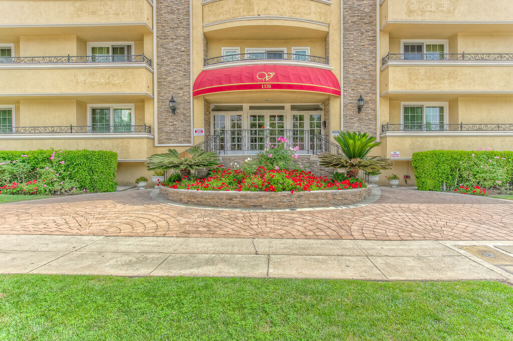 1370 Veteran Apartments exterior
