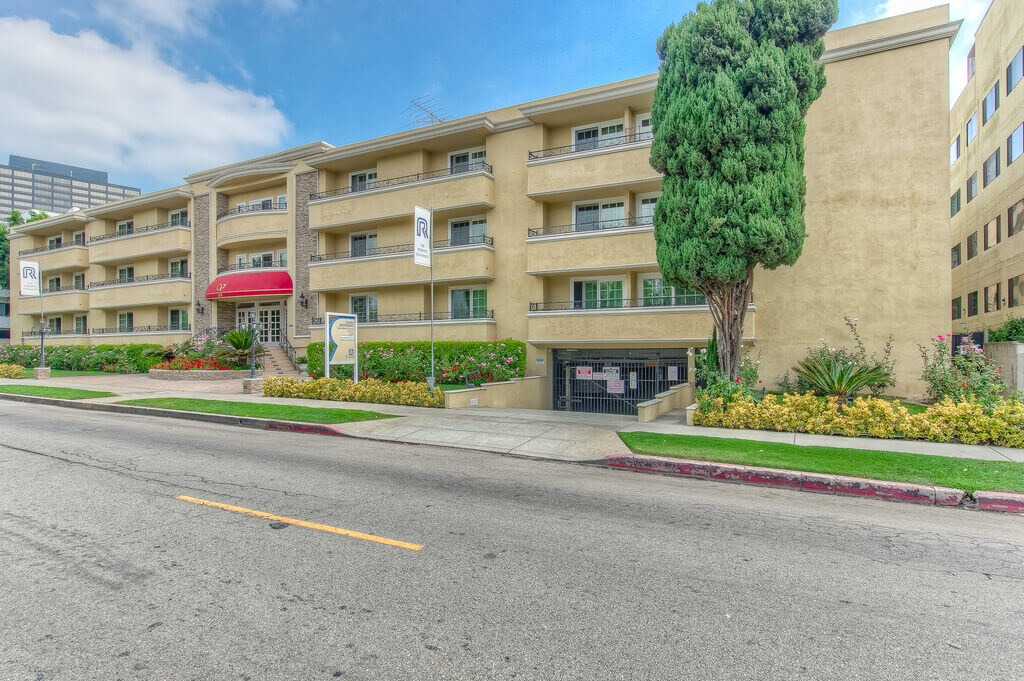 1370 Veteran Apartments Amenities