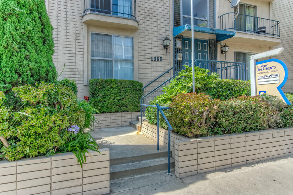 1385 Kelton Apartments Exterior
