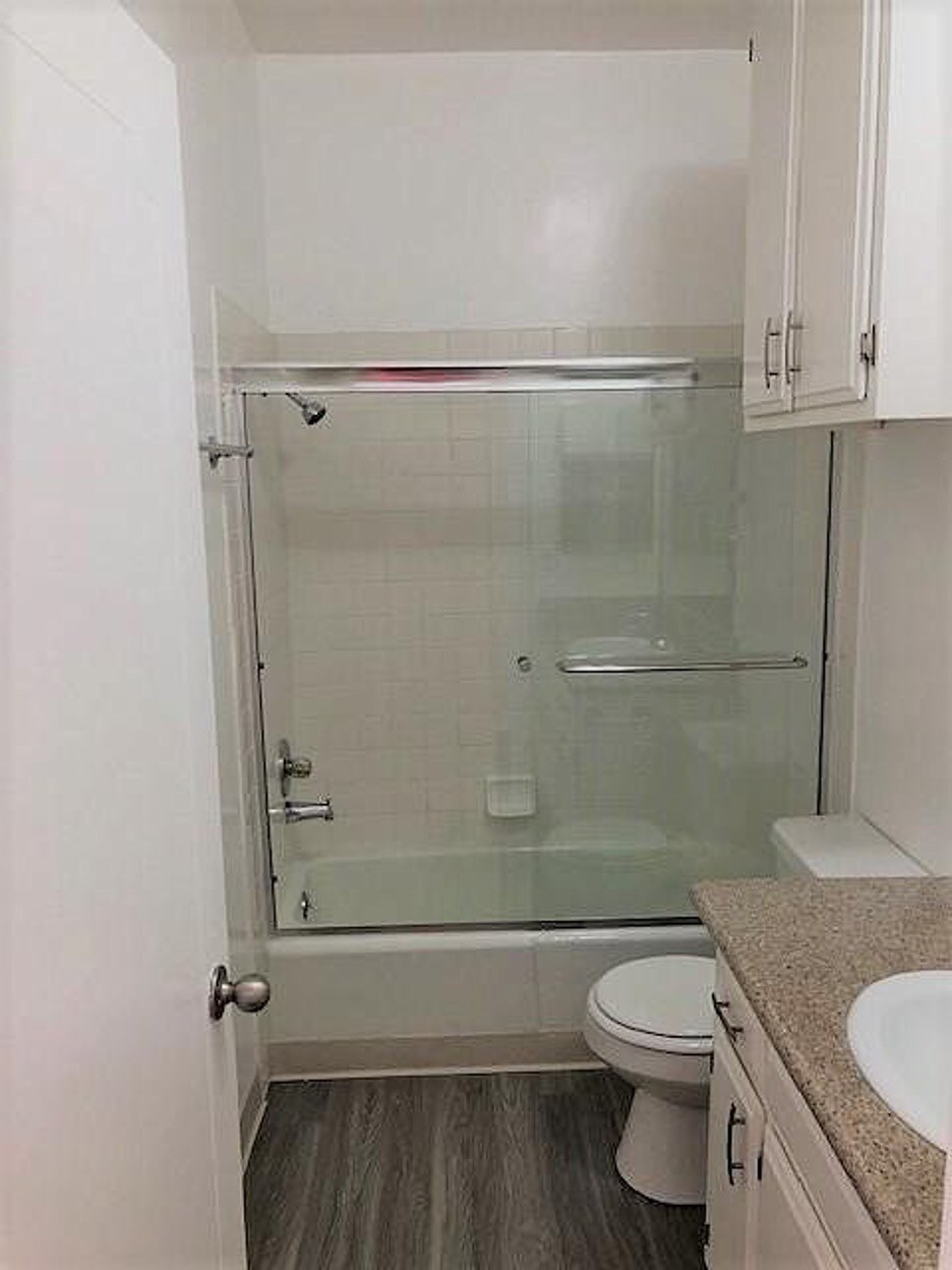 1409 Midvale Apartments Amenities