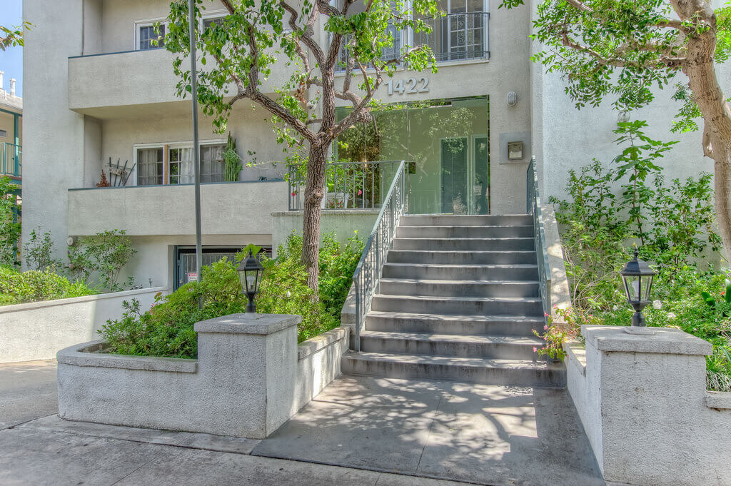 1422 Kelton Apartments Amenities