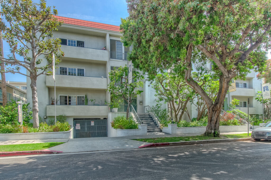 1428 Kelton Apartments Amenities