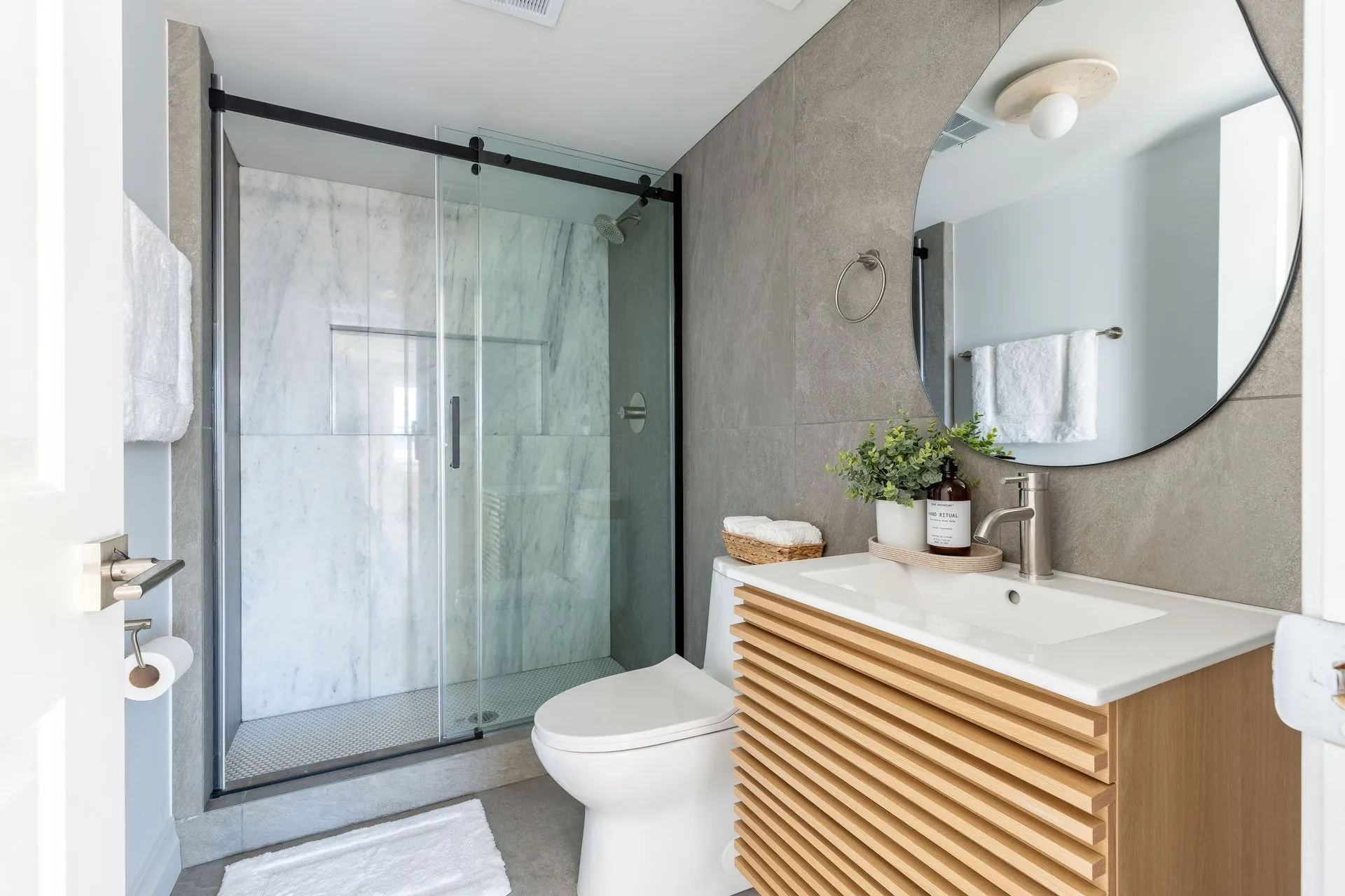 1502 Flats Amenities