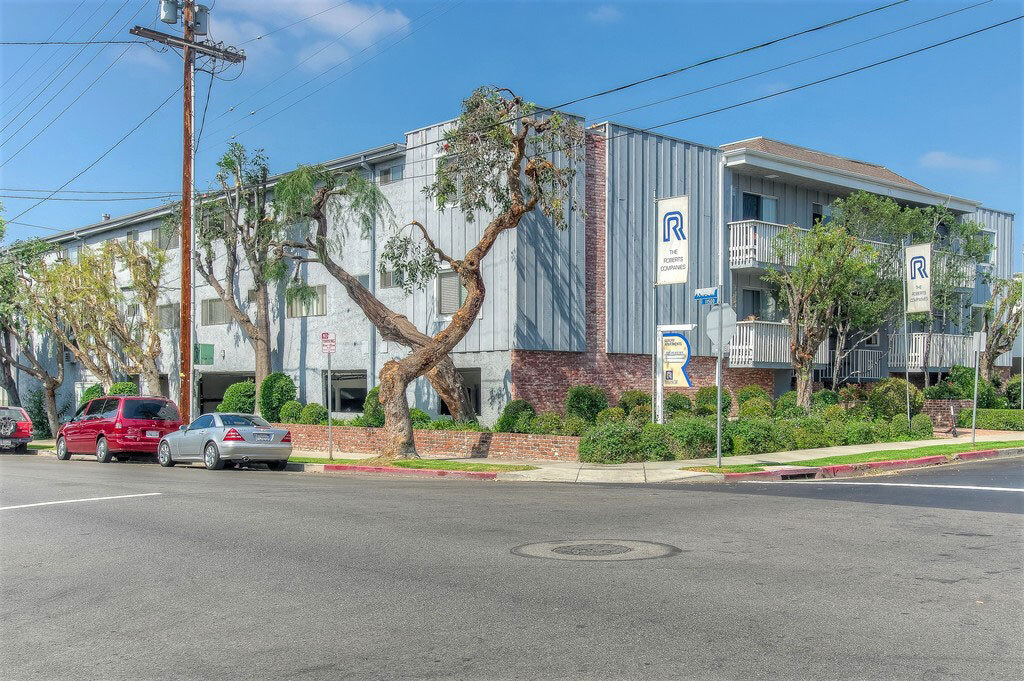 1675 Colby Apartments Exterior