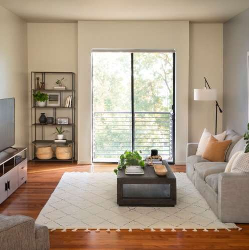 1801L Apartments Amenities