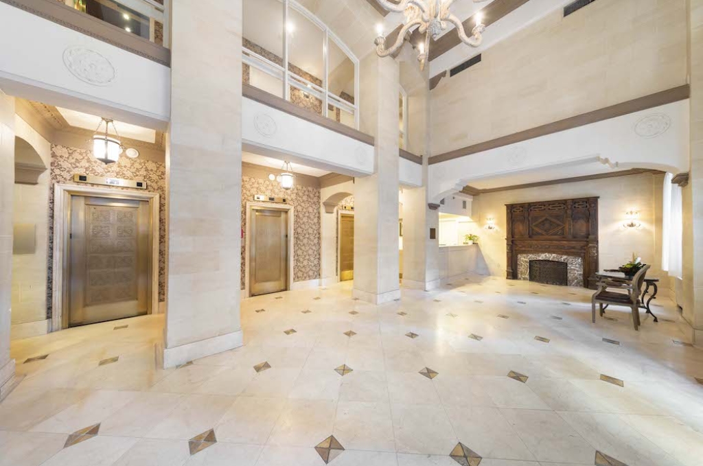 222 Rittenhouse exterior
