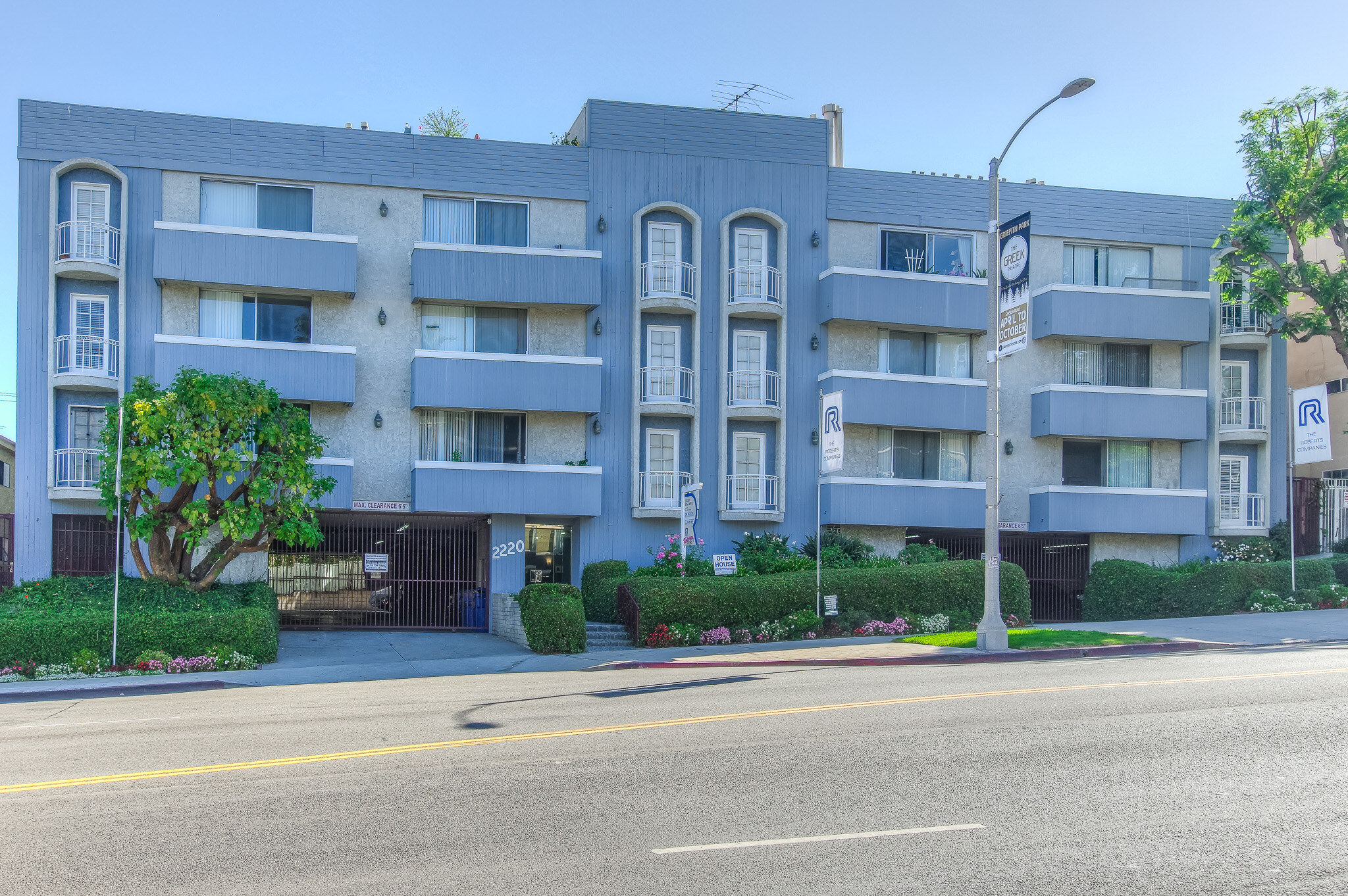 2220 Beverly Glen Apartments exterior