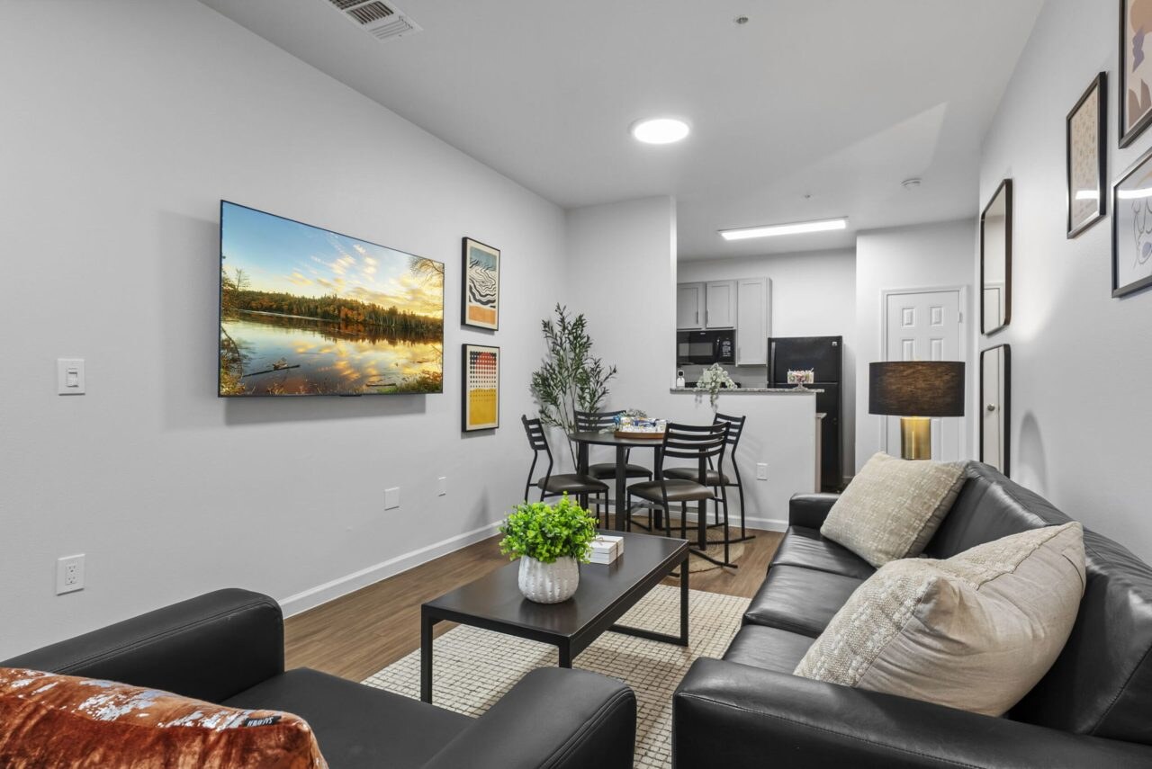 24 Longview Amenities
