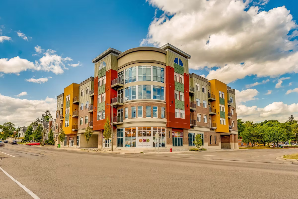 300 Grand Apartments exterior