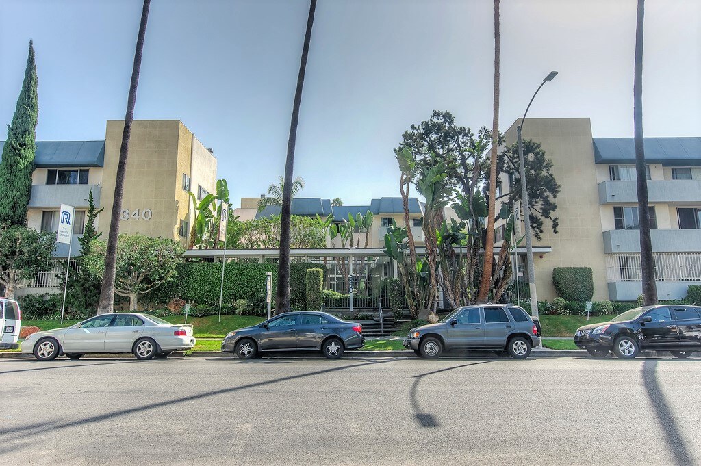 340 St Andrews Apartments Exterior