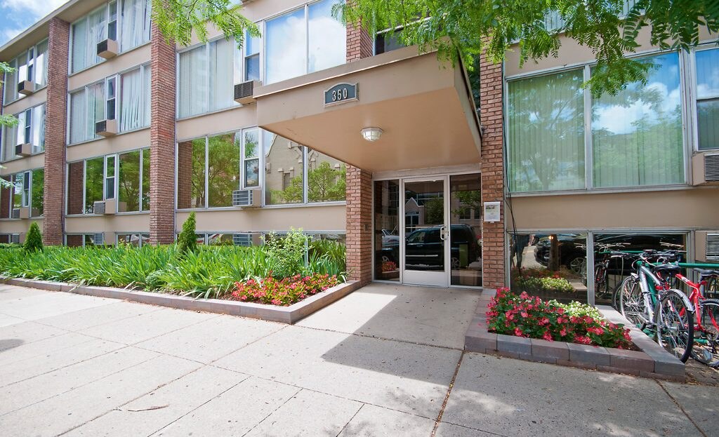 350 Thompson Street exterior