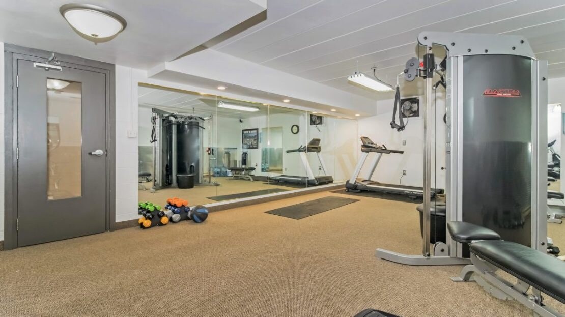 350 Thompson Street Amenities