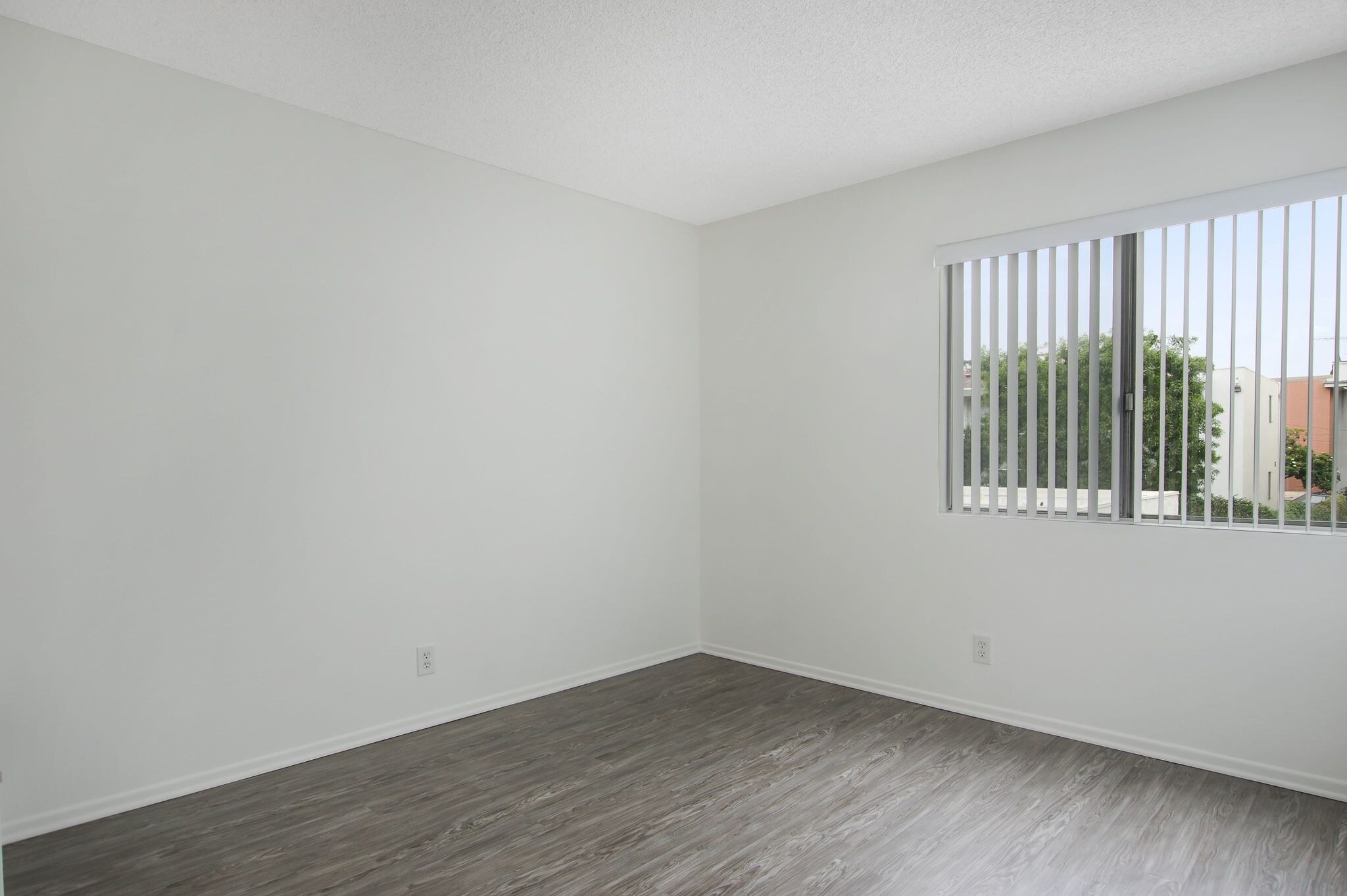 401 Hoover Apartments Amenities