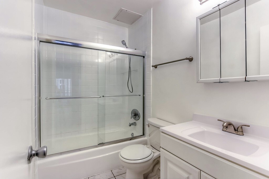 423 Hoover Apartments Amenities
