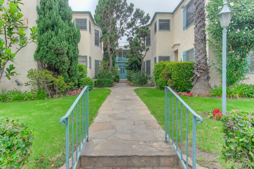 427 Montana Apartments exterior