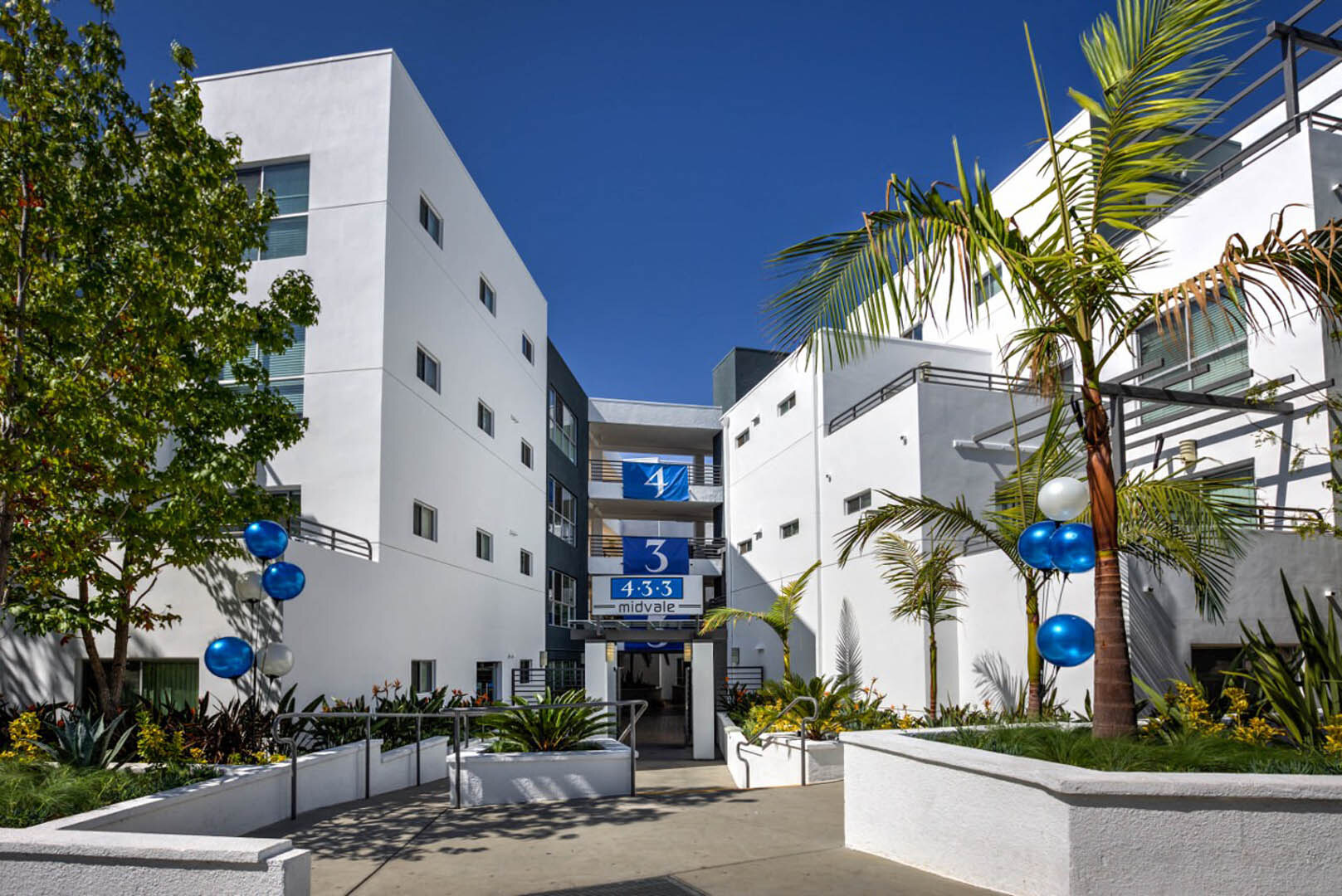 433 Midvale Exterior