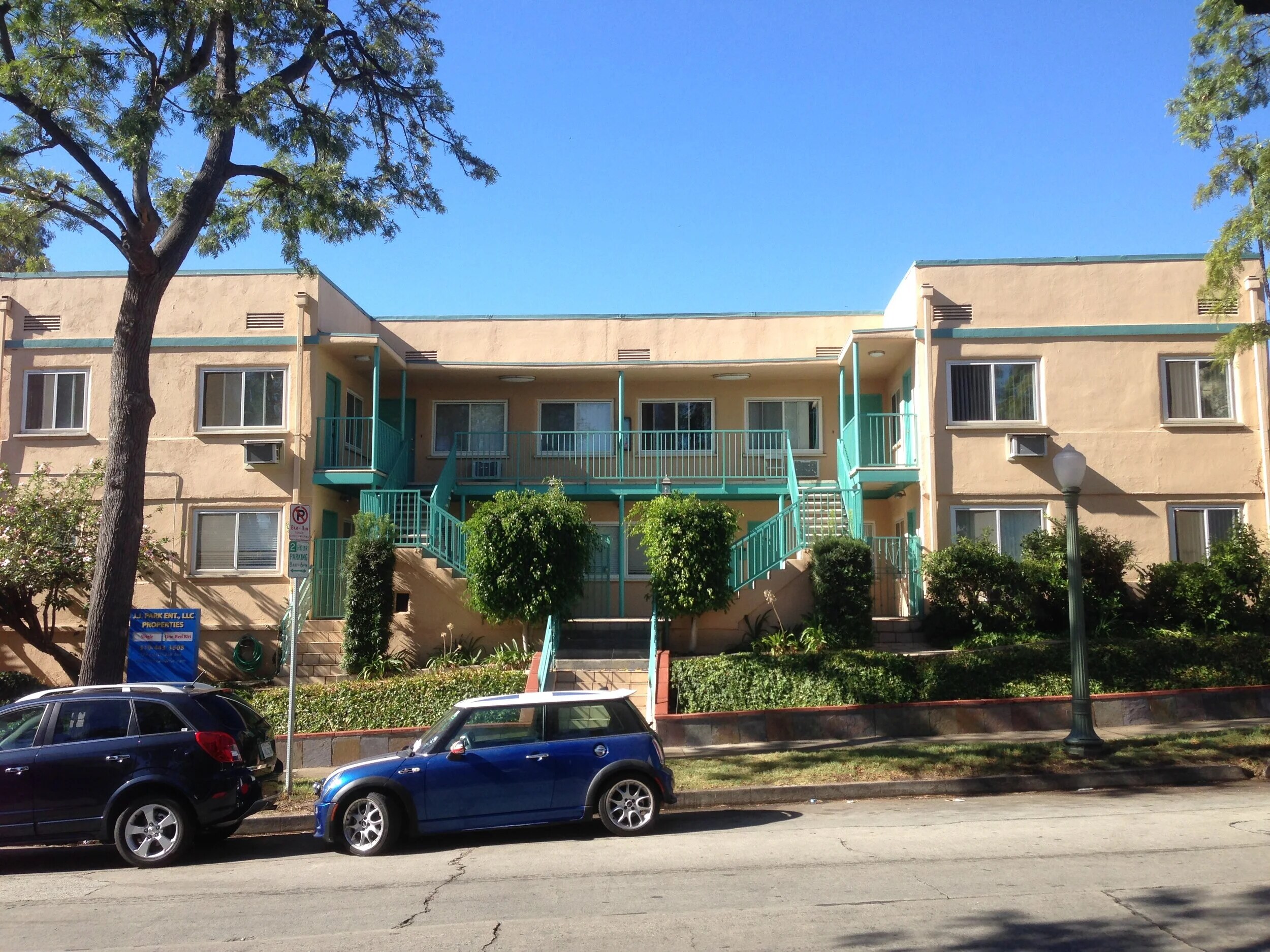 479 Landfair exterior
