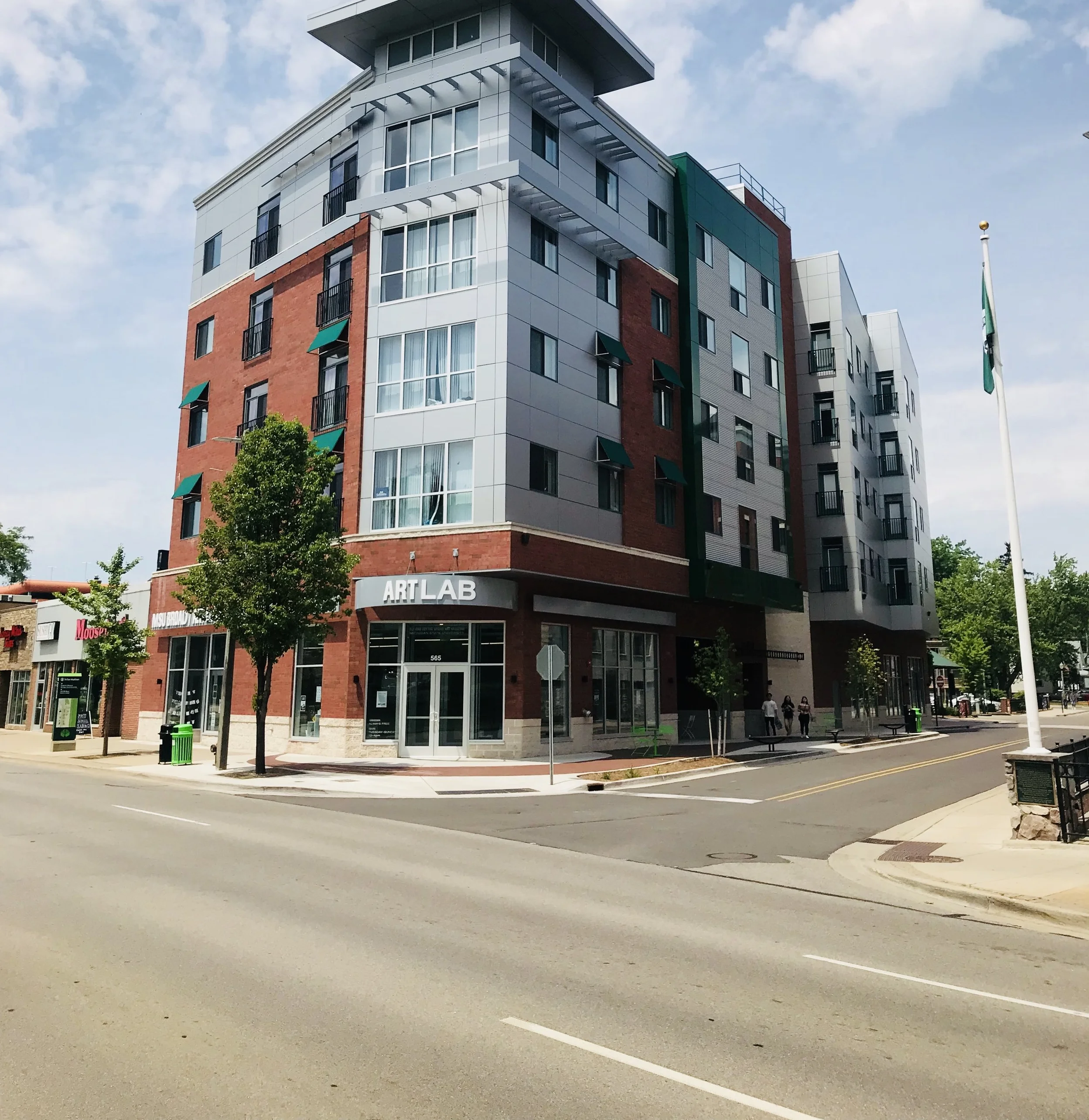 565 Building exterior
